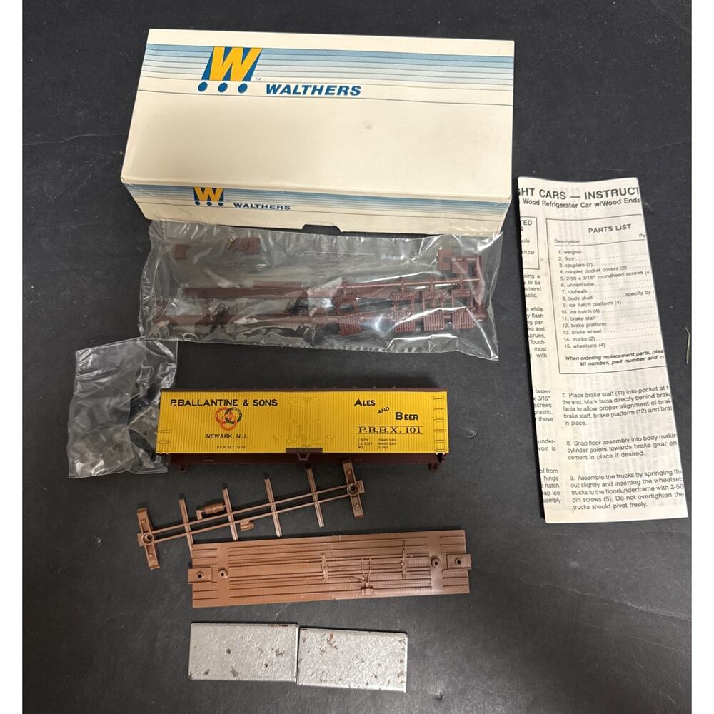 HO Scale Walthers Ballantine & Sons 40' Refrigerator Car Unassembled 932-2476